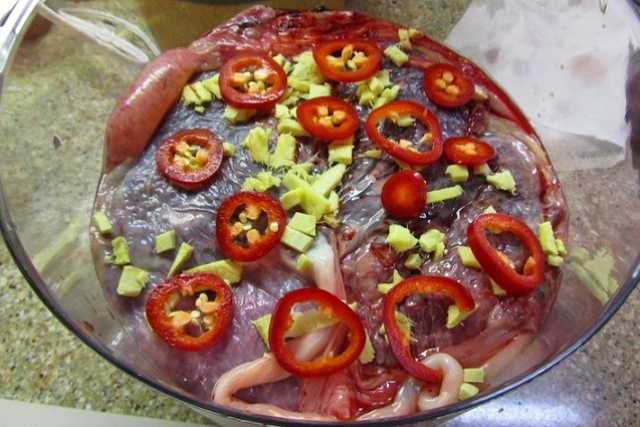 Il mondo delle mamme "pancine": quelle che mangiano la propria placenta